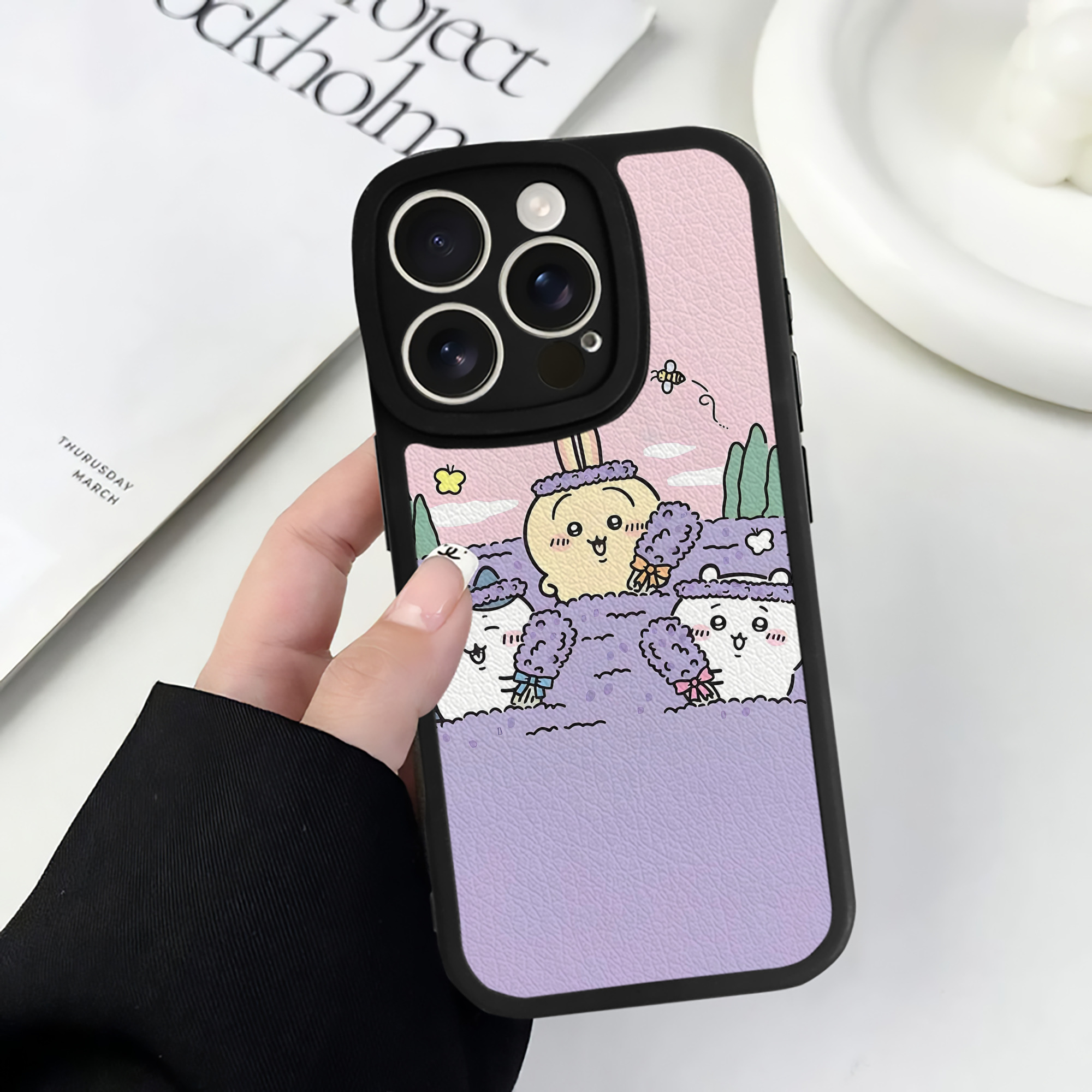（画像用） ちいかわ Chii-kawa 【iPhone 16シリーズ対応】シリコンスマホケース（レザー調） 材質：シリコン